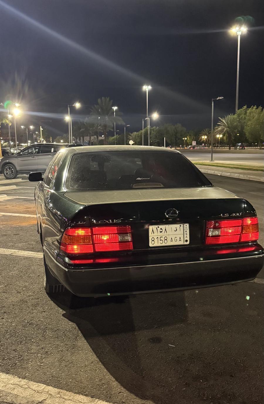لكزس LS 400