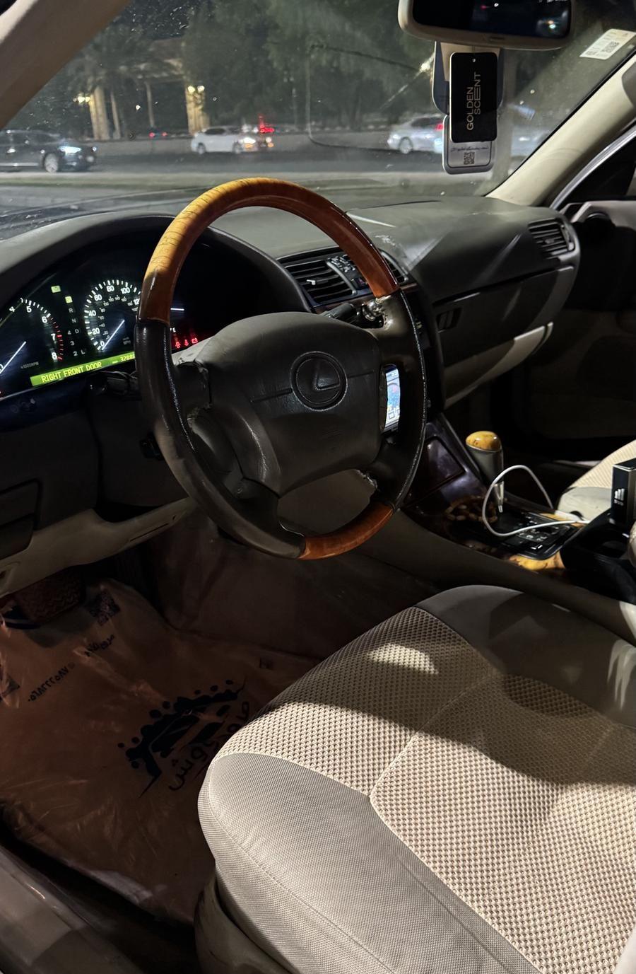 لكزس LS 400