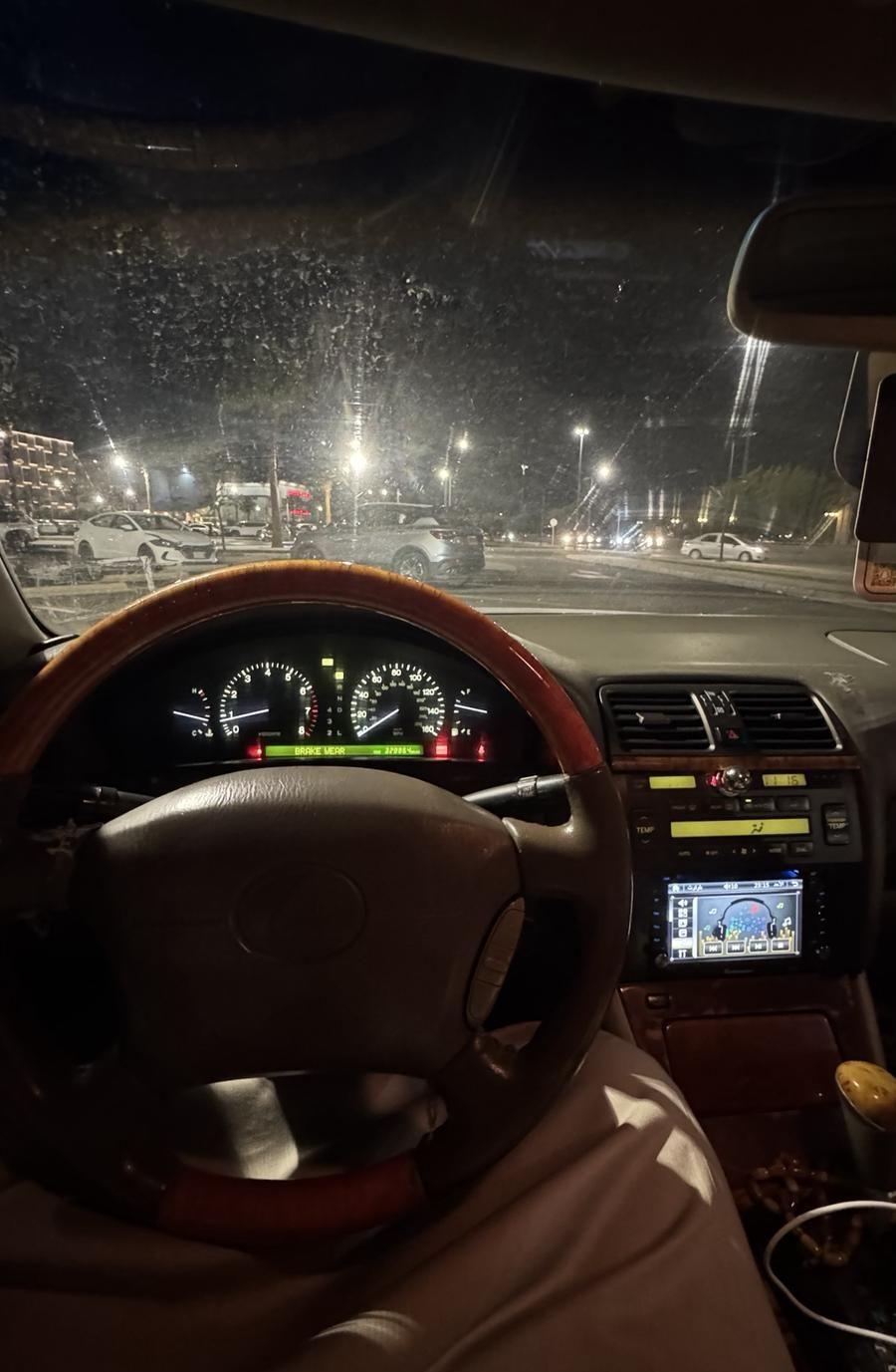 لكزس LS 400
