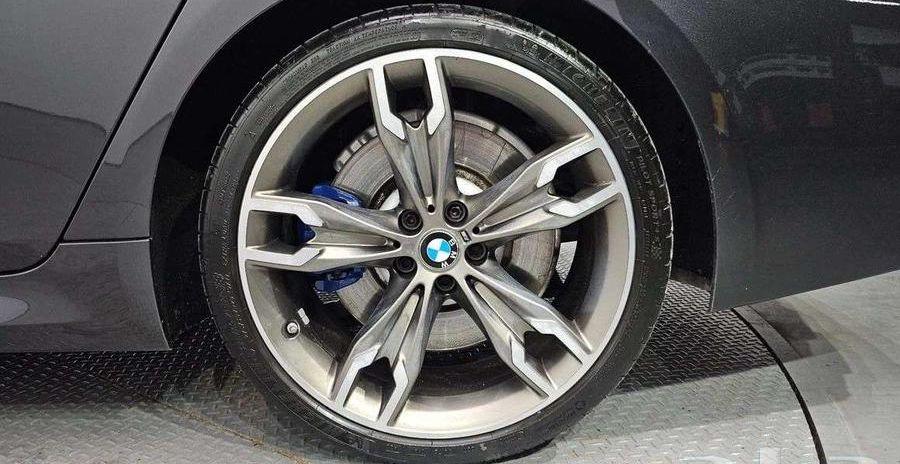 BMW M550i 2021