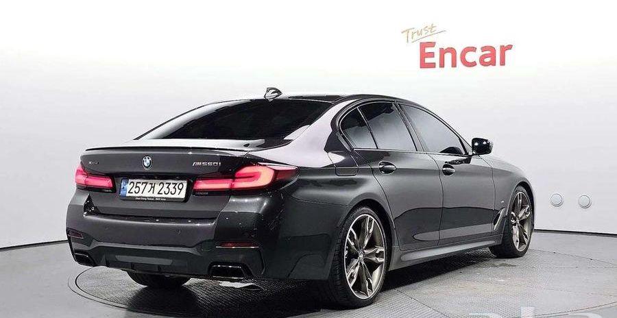 BMW M550i 2021