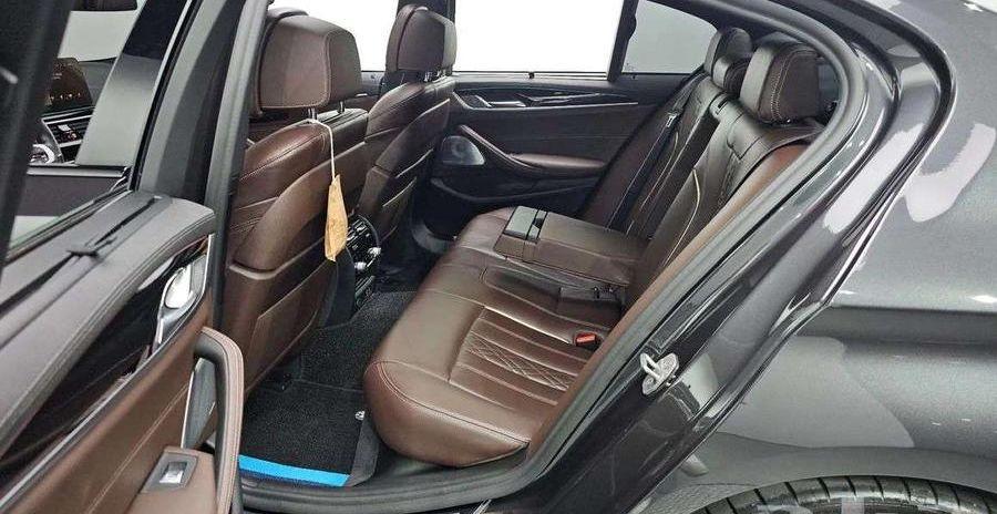 BMW M550i 2021