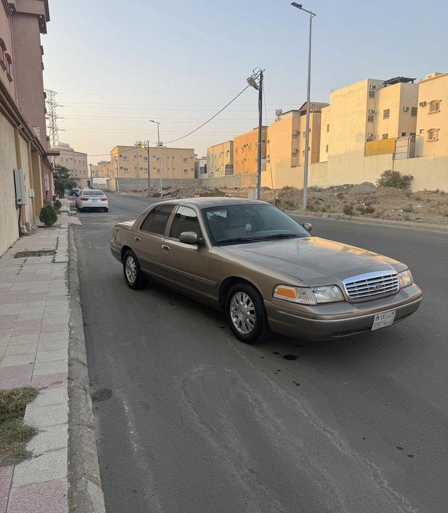 فورد 2004 فكتوريا