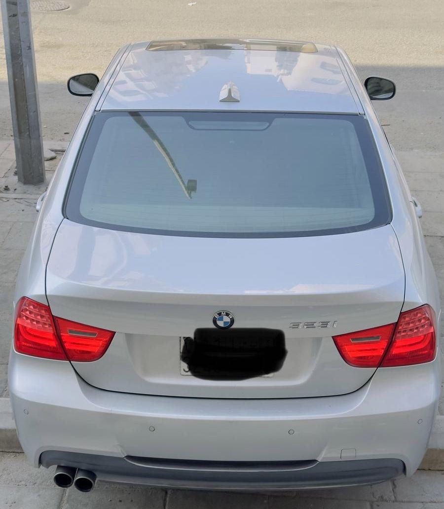 BMW 2011 323i