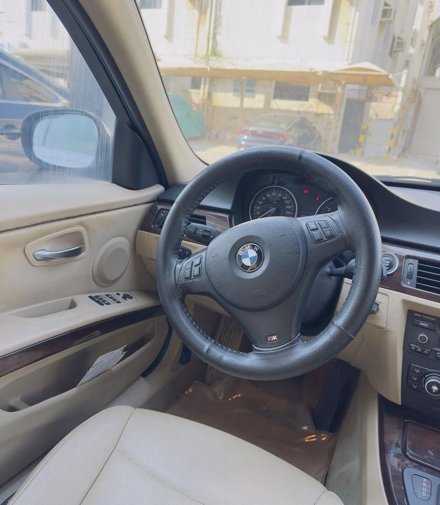 BMW 2011 323i