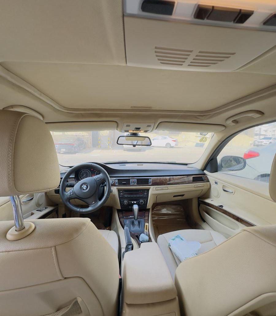 BMW 2011 323i