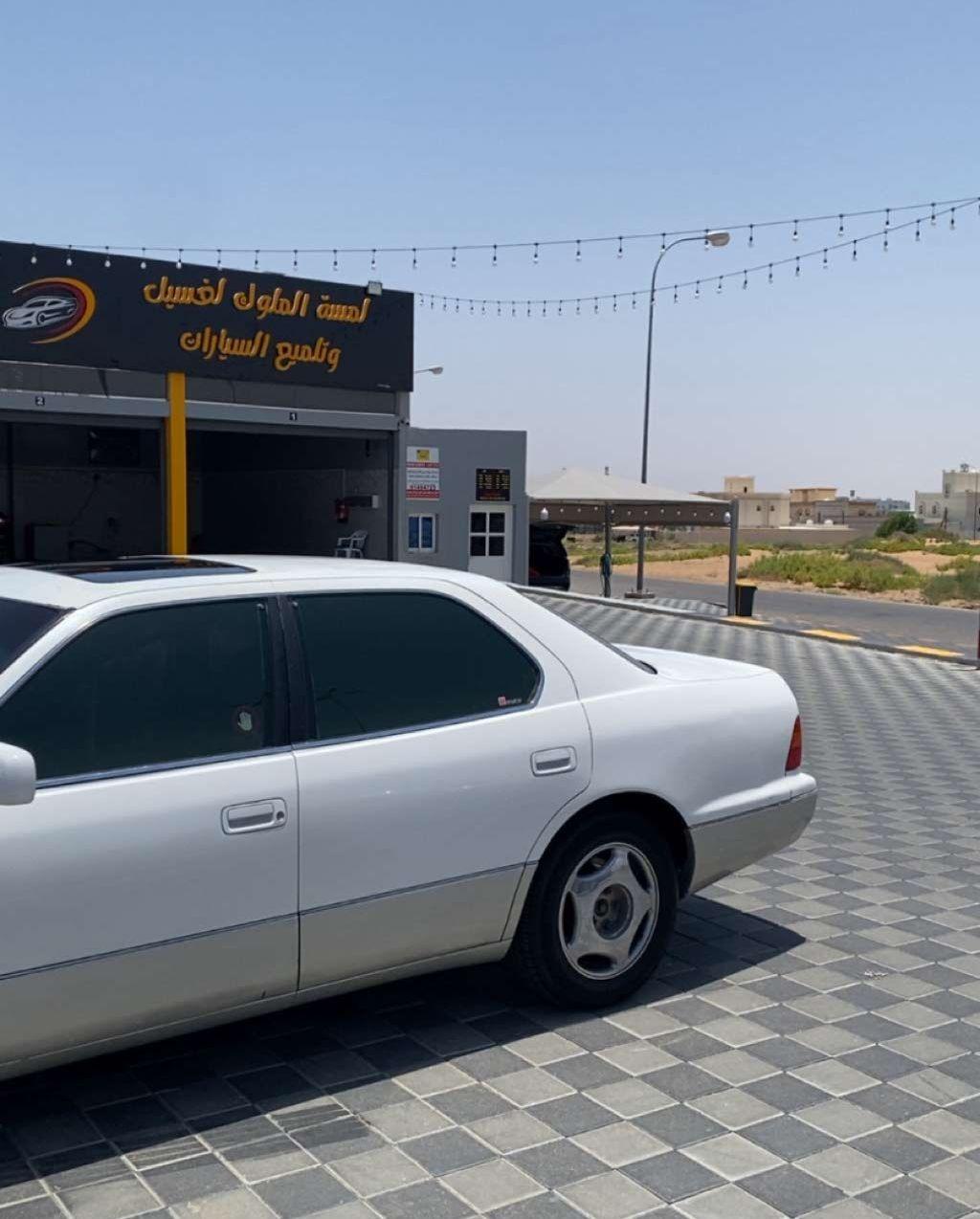 2000 لكزس LS