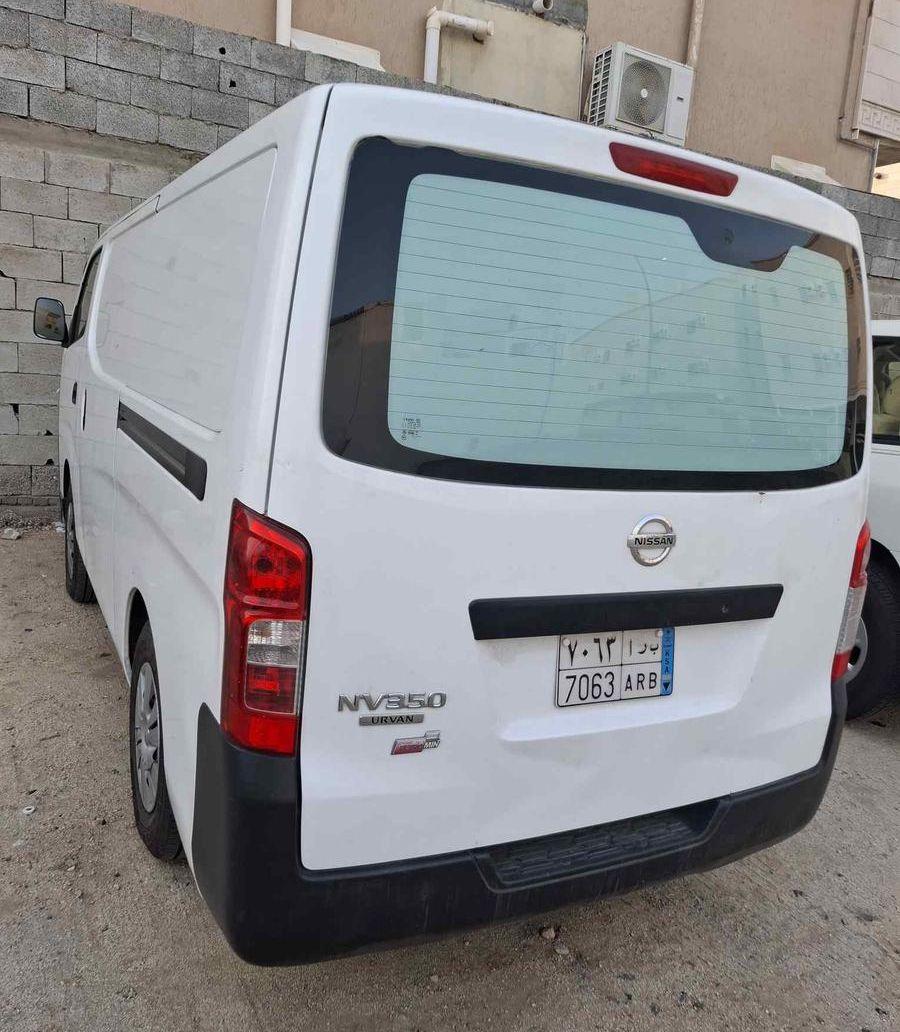 باص نيسان اورفان
