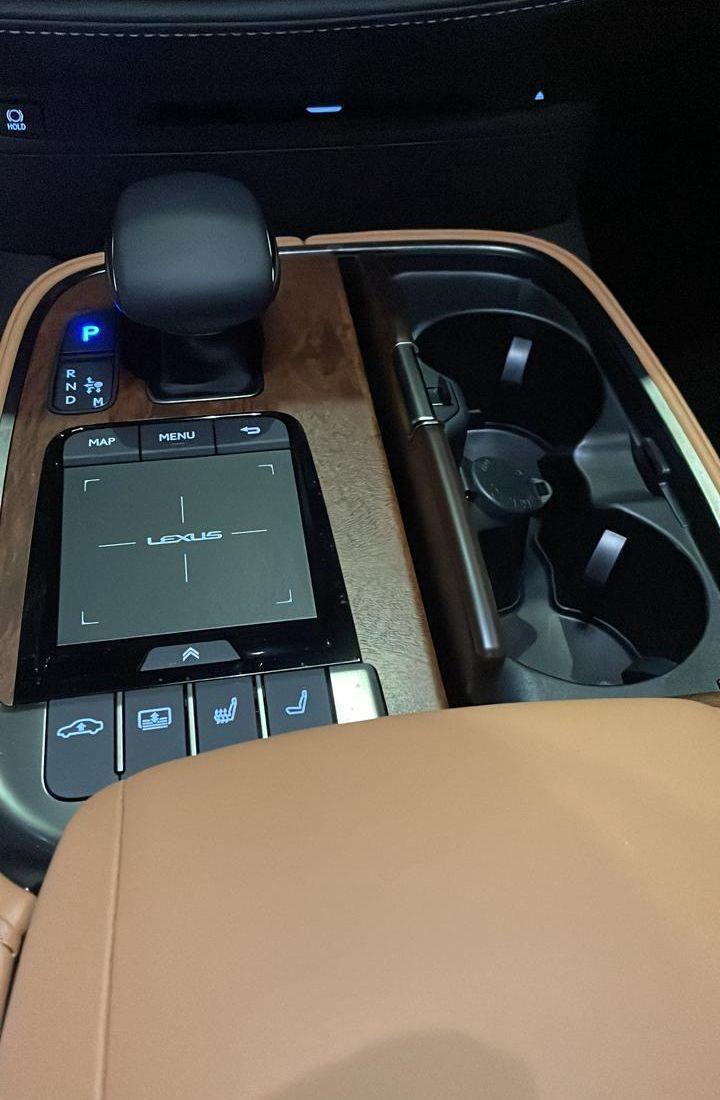 لكزس LS 500h