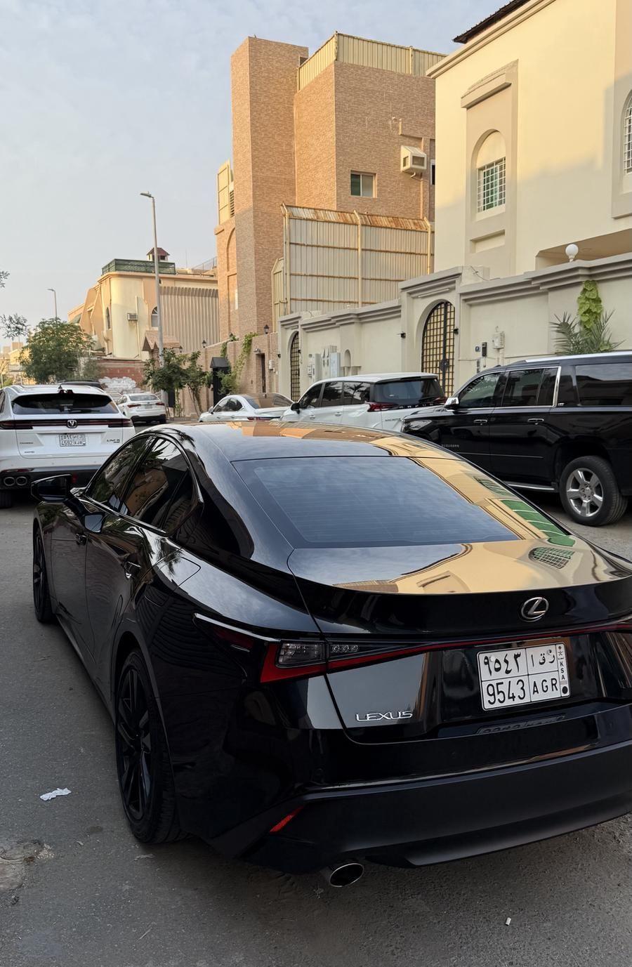 لكزس is300 وارد