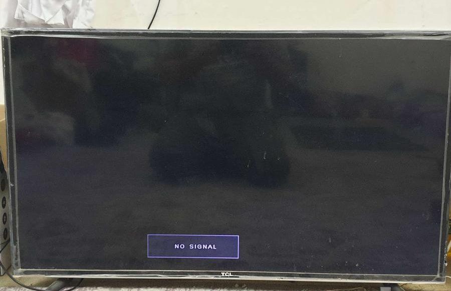 شاشة TCL 40