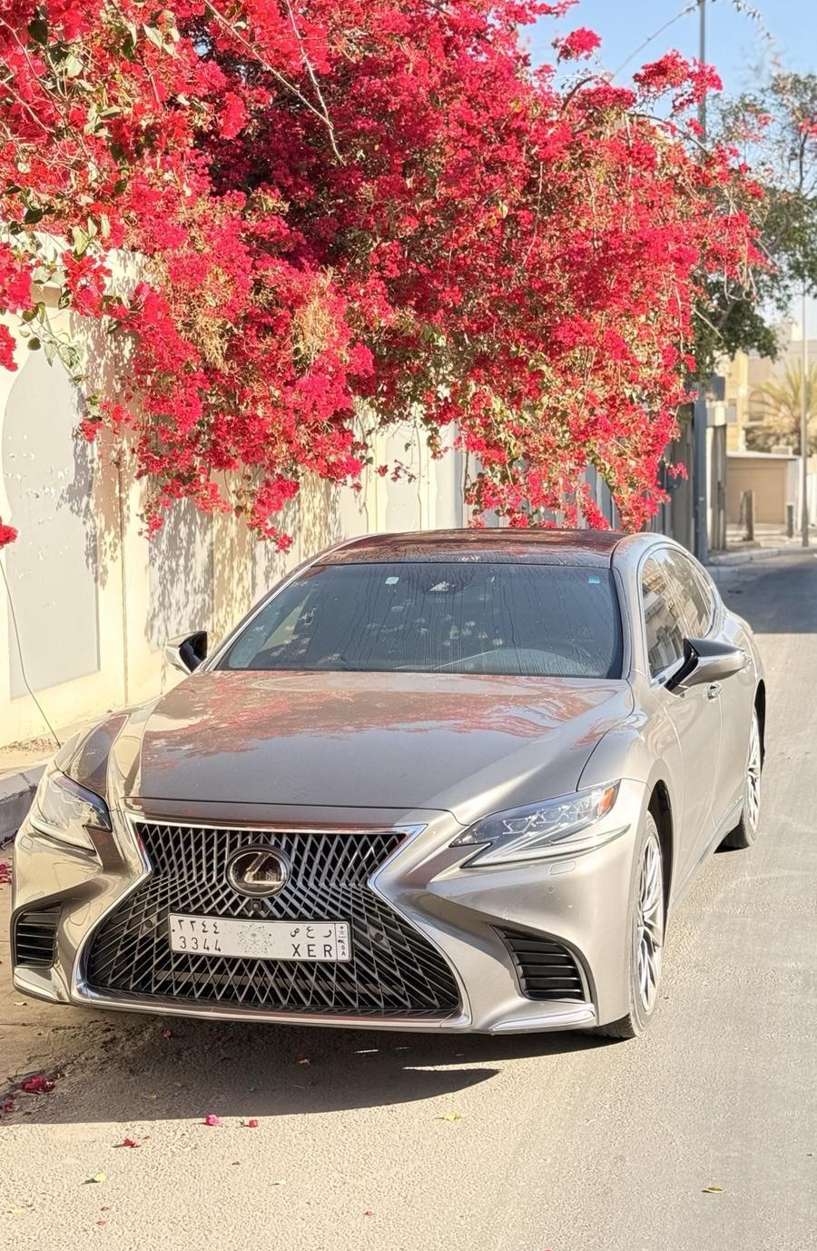 لكزس ال اس