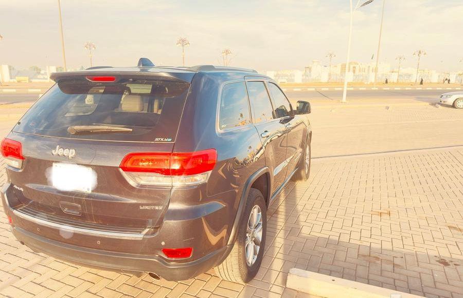 جراند شيروكي 2015