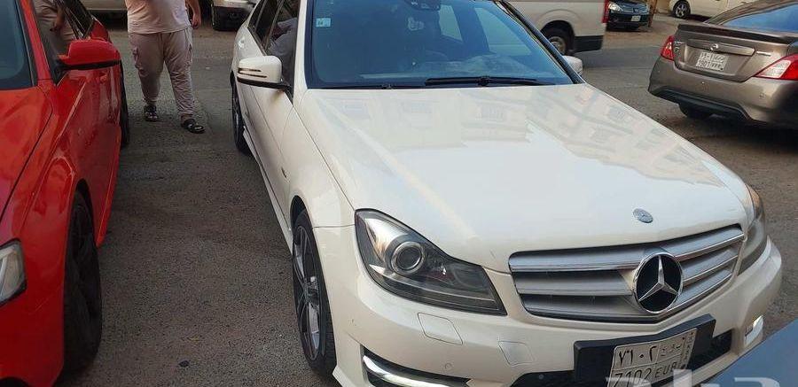 مرسيدس c200 2012