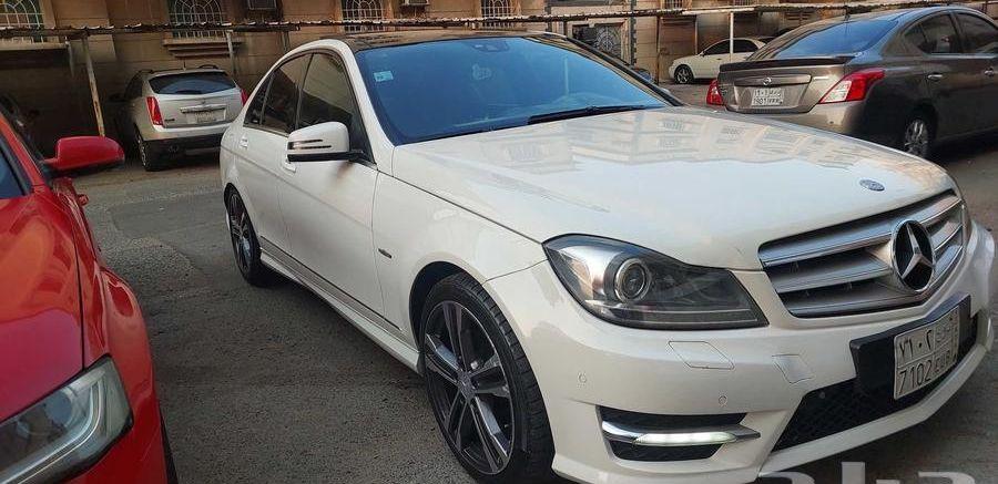 مرسيدس c200 2012