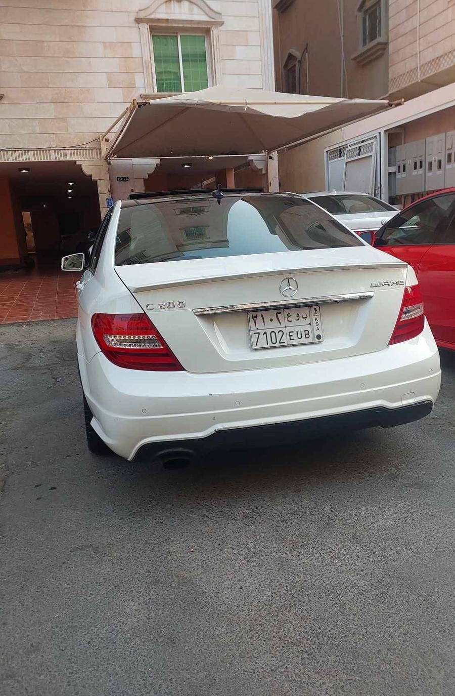 مرسيدس c200 2012