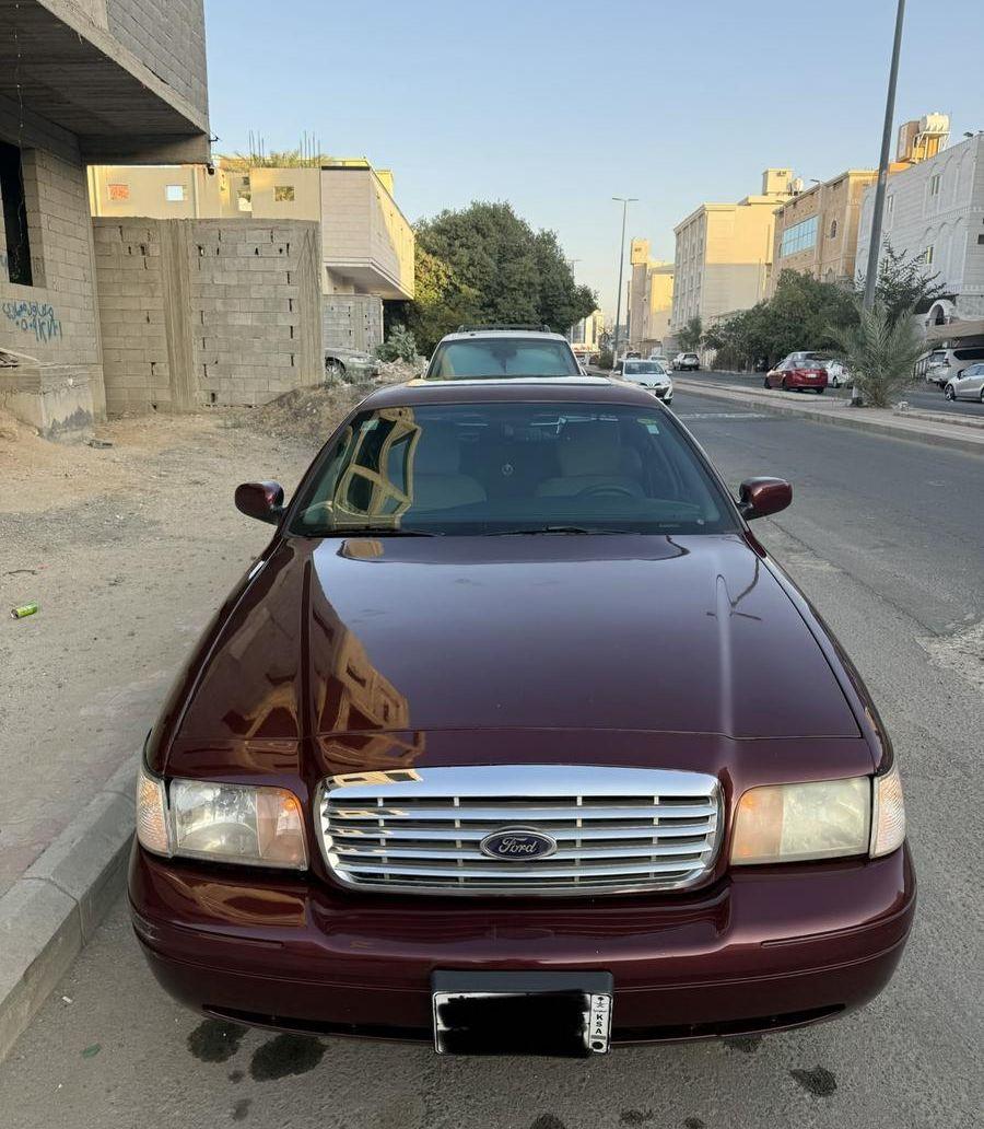 للبيع فورد فكتوريا
