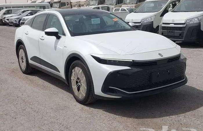 تويوتا كراون بريميوم