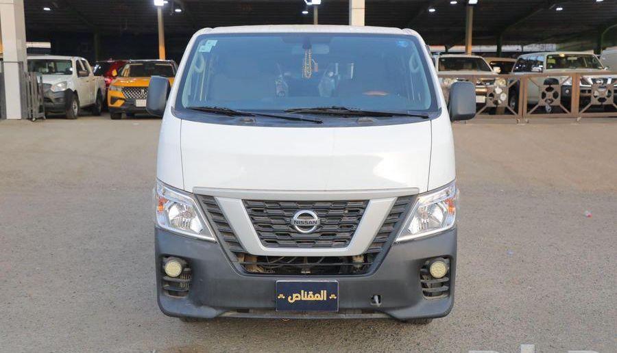 باص نيسان اورفان