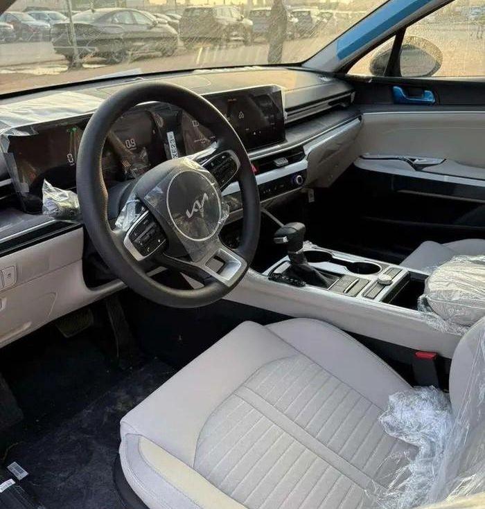 كيا K5 استاندر