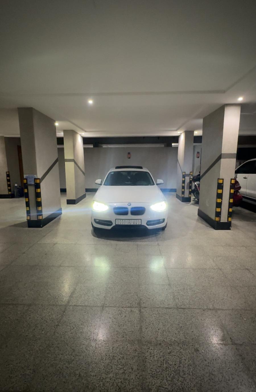 BMW _ i118