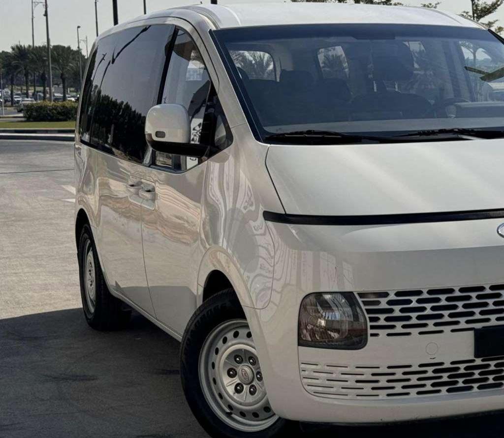 2022 هيونداي ستاريا