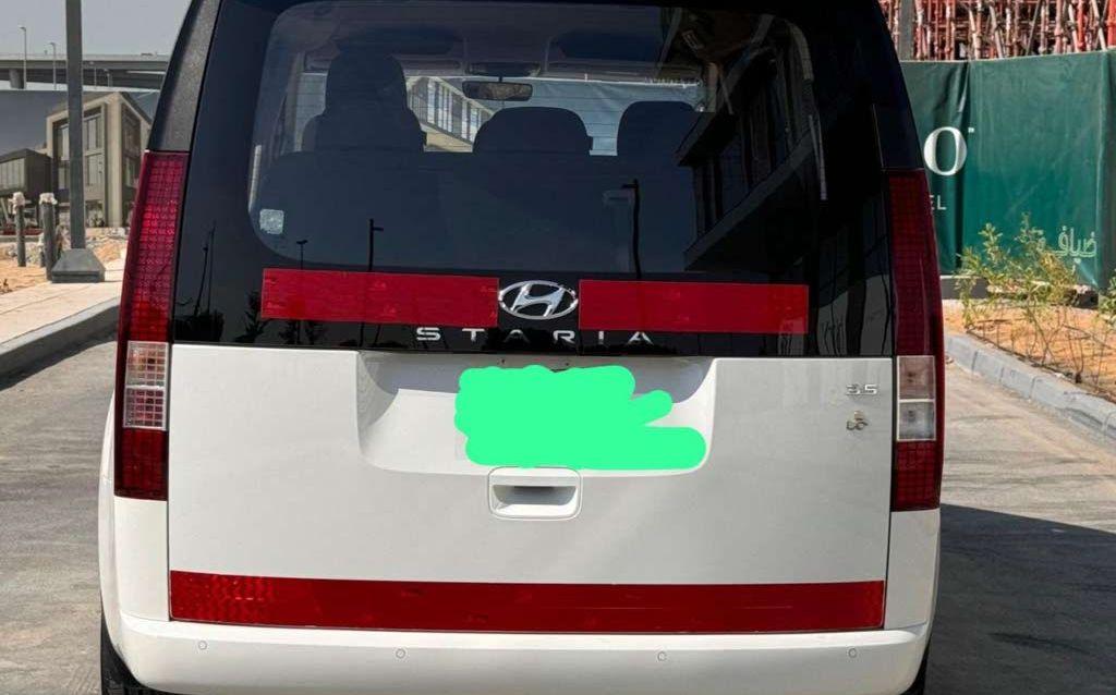 2022 هيونداي ستاريا