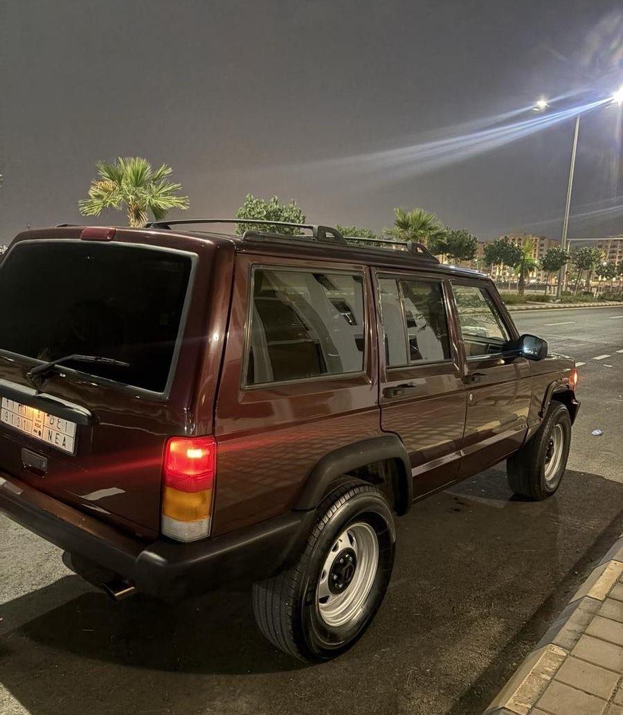 جيب شروكي 2001