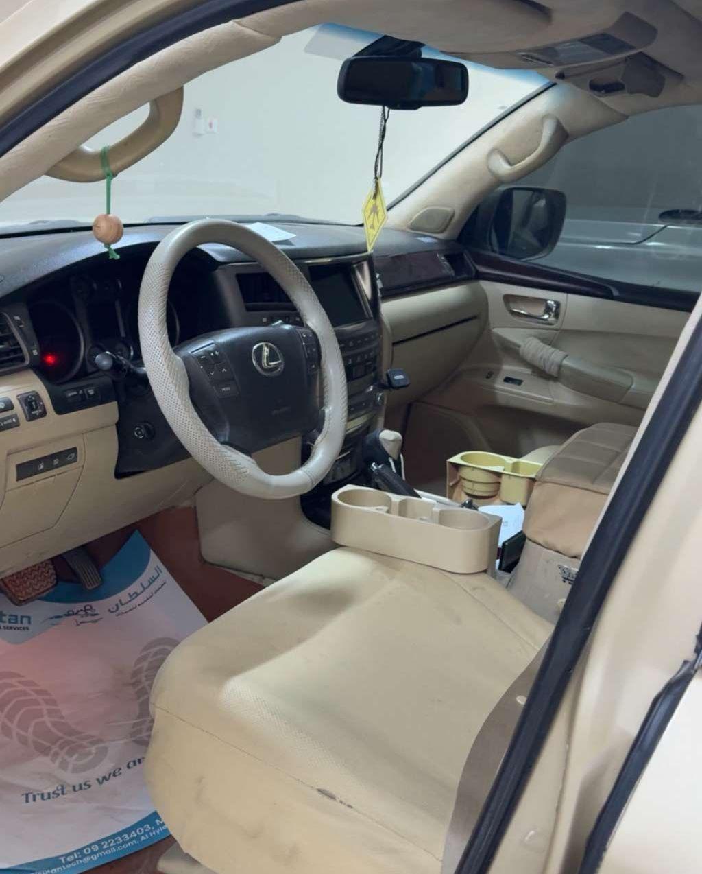 2009 لكزس LX