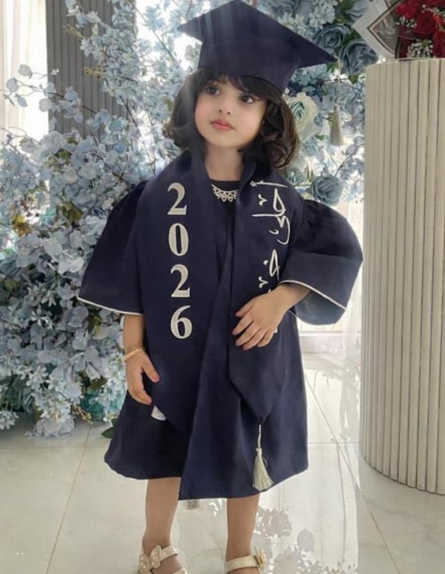 عبايات التخرج 2026