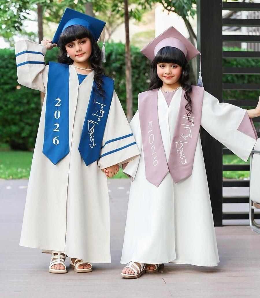 عبايات التخرج 2026