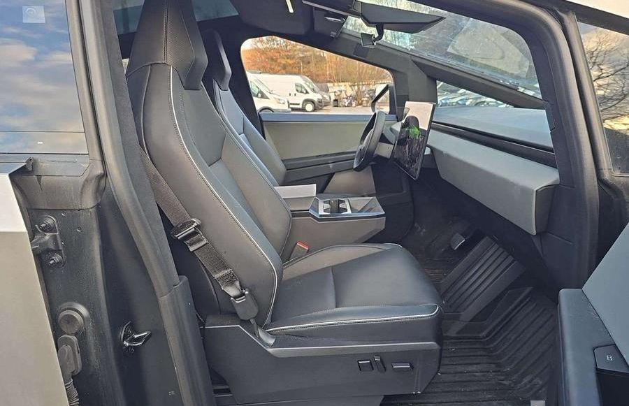 2024 Tesla Cybertruck