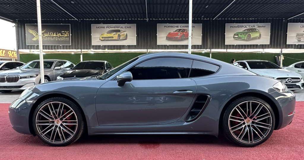 2018 بورش 718
