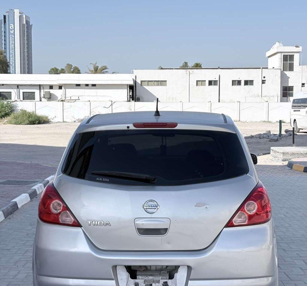 2008 نيسان تيدا
