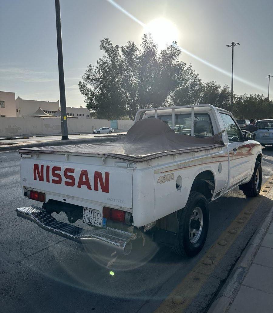 نيسان شاص