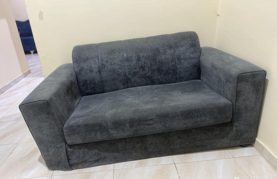 طاولة طعام مع