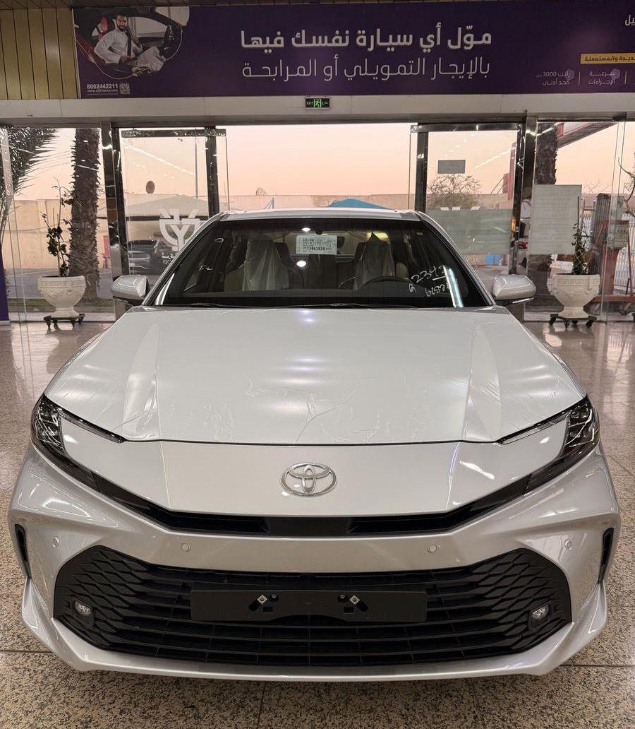 تويوتا كامري LE