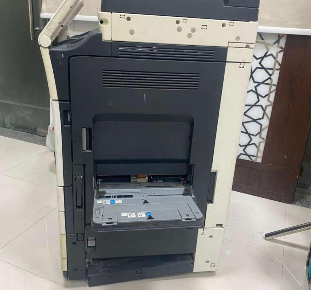 طابعة متعددة الوظائف
