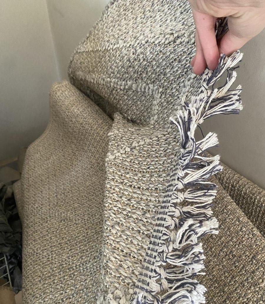 طاولة بلازما سجاد