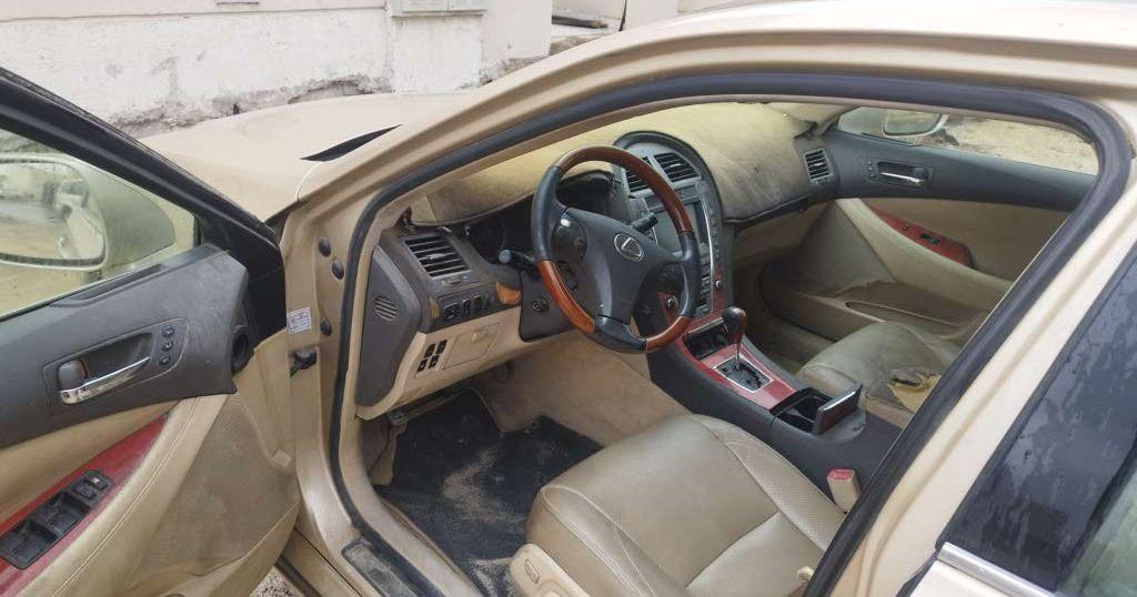 متوفر لكزس ES