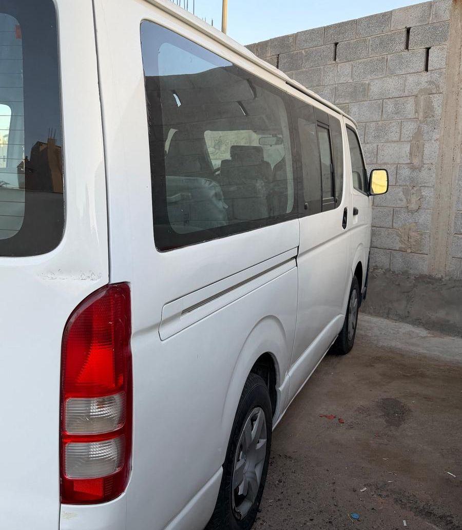 باص تايوتا هايس