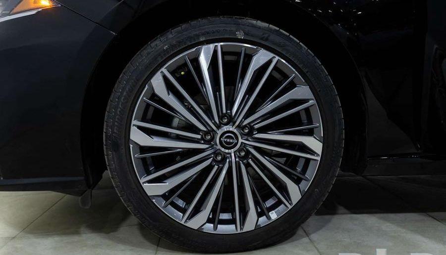 نيسان التيما SV