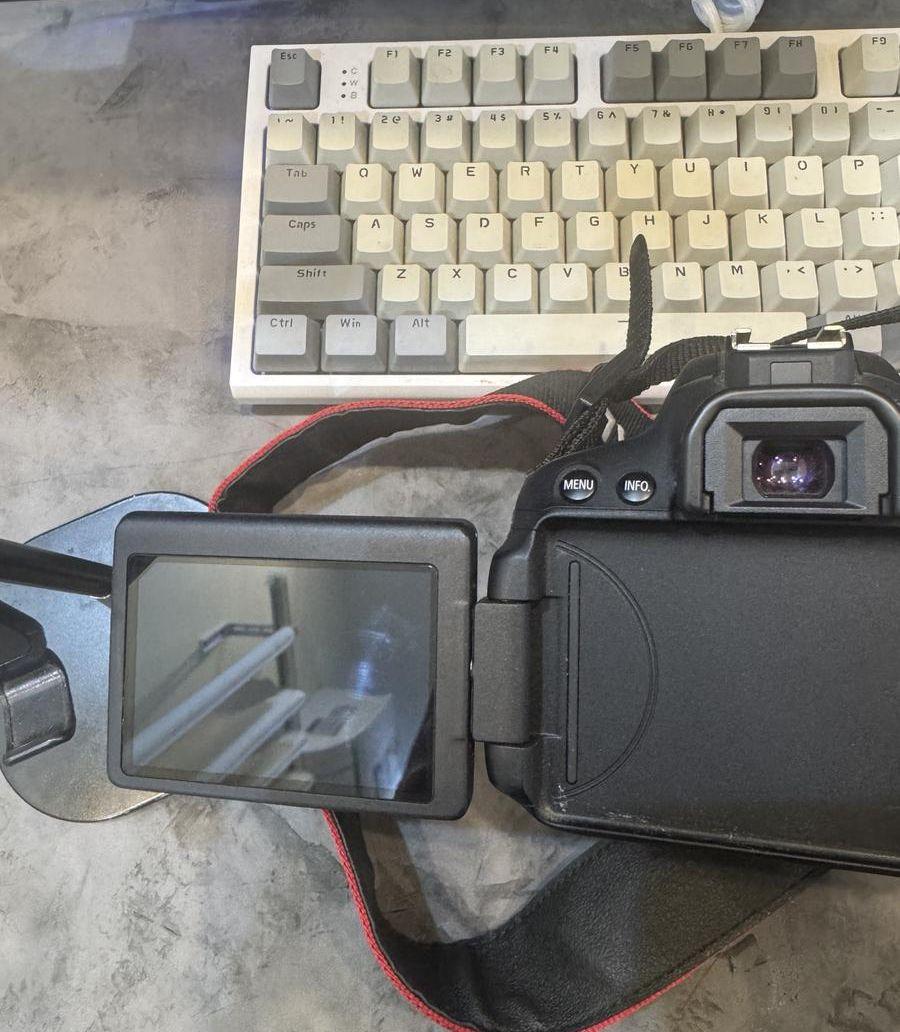 كانون D700 للبيع