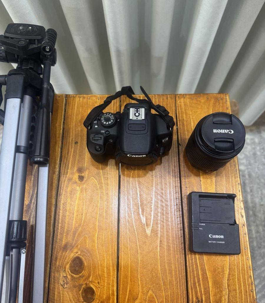 كانون D700 للبيع
