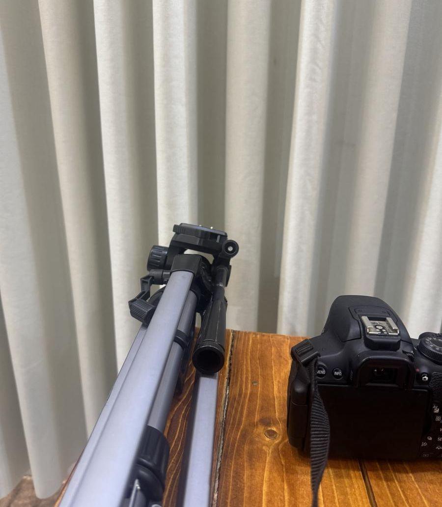 كانون D700 للبيع