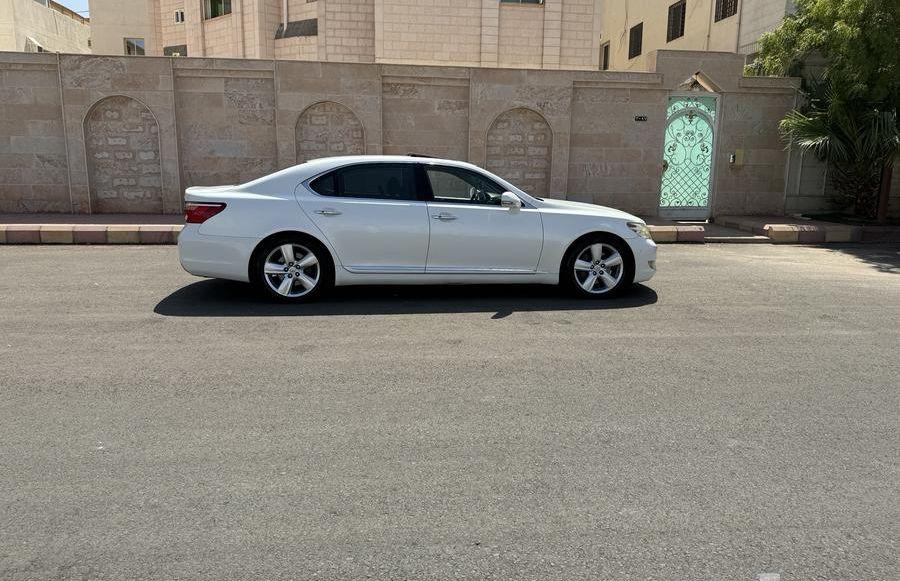 لكزس 460 لارج