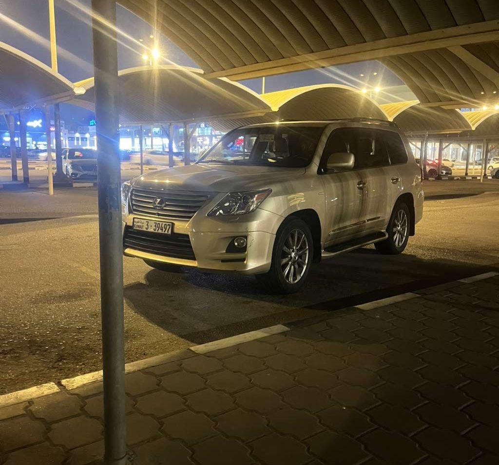 2011 لكزس LX