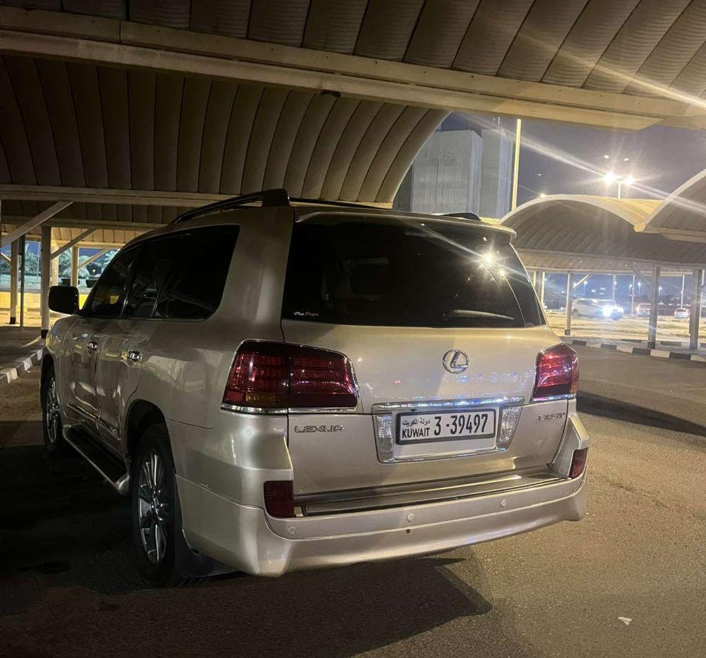 2011 لكزس LX