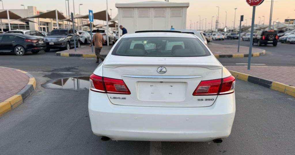2011 لكزس ES