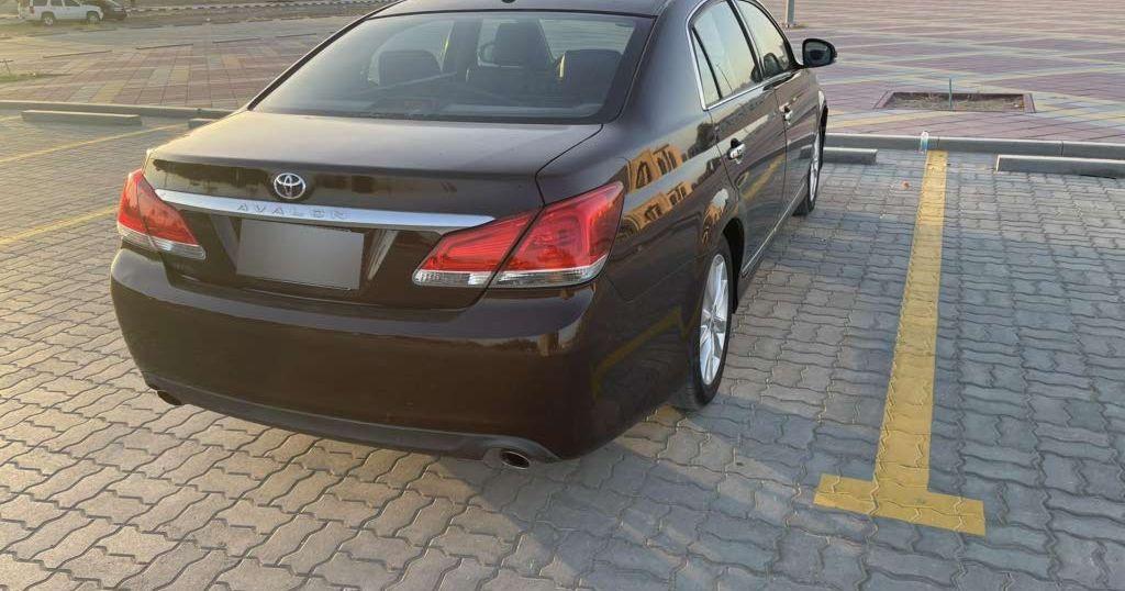 2011 تويوتا افالون